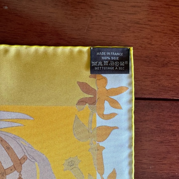 Authentic Hermes Silk Scarf 90CM - Picture 3 of 9